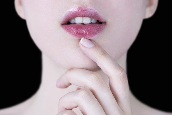 Najnovejši trend Nanesite rdečilo za ustnice v stilu popsicle